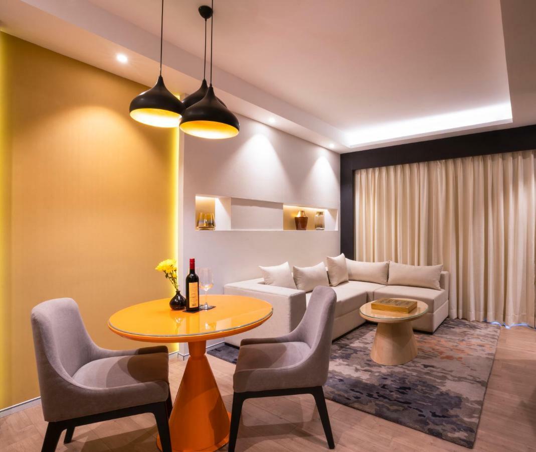 The Park Mumbai Juhu Hotel Екстериор снимка