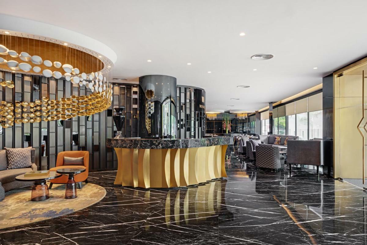 The Park Mumbai Juhu Hotel Екстериор снимка